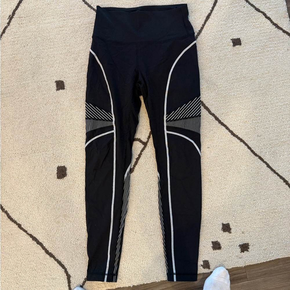 Lululemon Black and White wunder train High-Waisted Leggings size 8